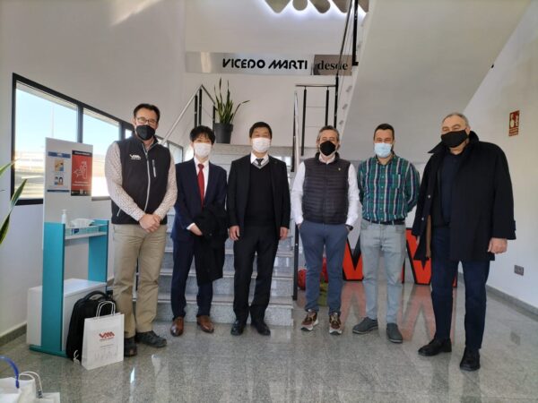 Aoki visita Vicedo Martí